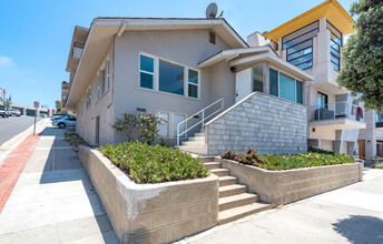 1320 Manhattan Ave in Manhattan Beach, CA - Building Photo - Building Photo