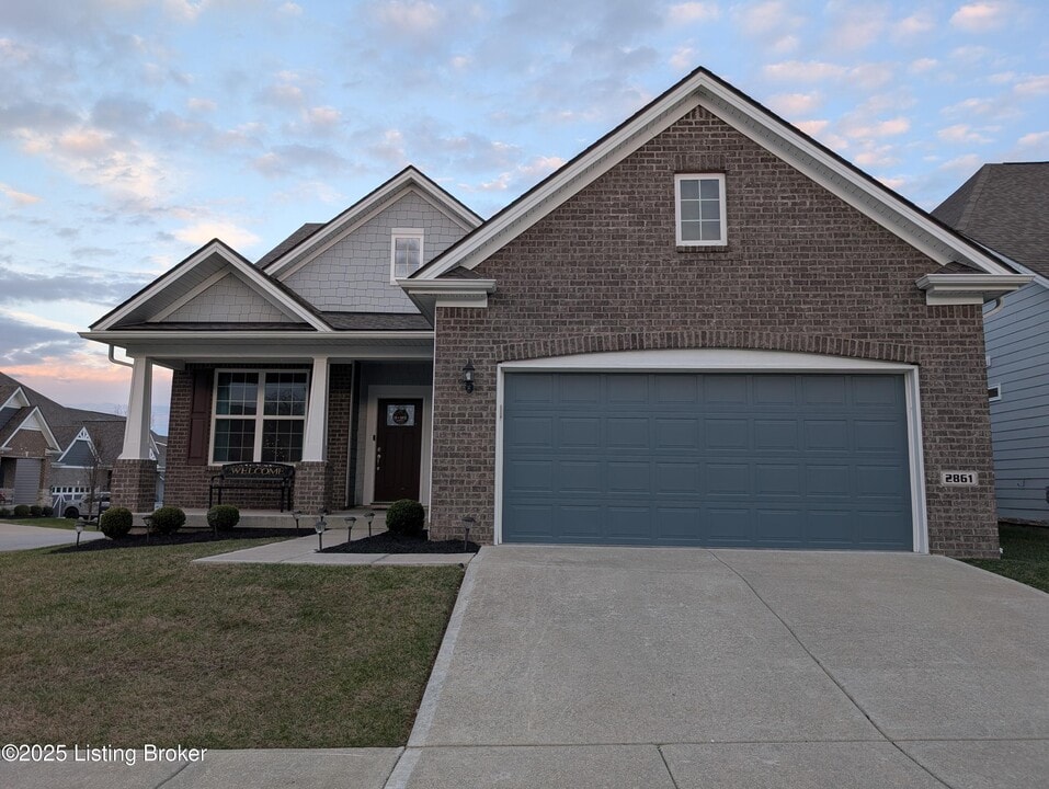 2861 Hamilton Springs Dr in Louisville, KY - Building Photo