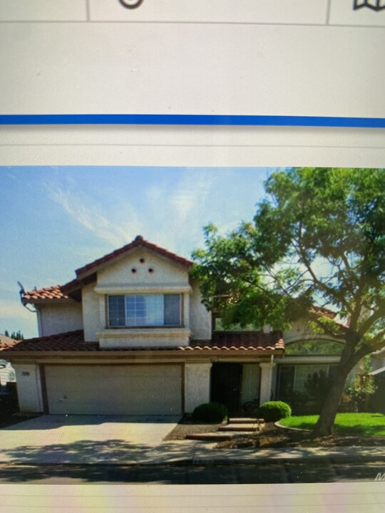 2660 Meadow Brook Ln in Tracy, CA - Building Photo
