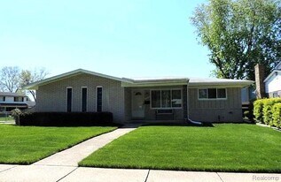 37515 Agar Dr in Sterling Heights, MI - Building Photo