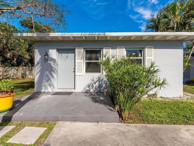 1413 NW 3rd Ave, Unit 1-2 in Fort Lauderdale, FL - Foto de edificio - Building Photo