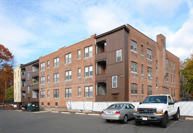 16-26 Girard Ave in Hartford, CT - Building Photo - Building Photo