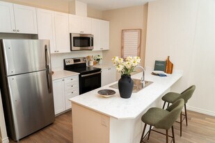 South Carriage Place II in London, ON - Building Photo