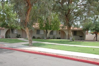 Buenas On Indian School Apartments in Phoenix, AZ - Building Photo - Building Photo