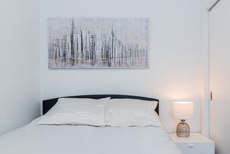 885 Boul. de Maisonneuve E, Unit SI ID1261834P in Montréal, QC - Building Photo - Building Photo