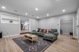 218 Cactus St in Tallahassee, FL - Building Photo