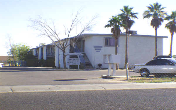 Monroe Arms in Peoria, AZ - Foto de edificio