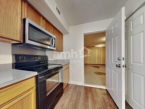 1219 Alston Hill Dr, Unit 1C in Charlotte, NC - Building Photo - Building Photo