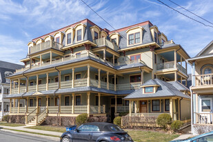 27 Surf Ave in Ocean Grove, NJ - Foto de edificio - Building Photo