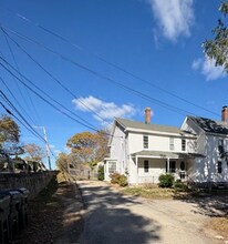 891 Mammoth Rd in Manchester, NH - Building Photo - Building Photo