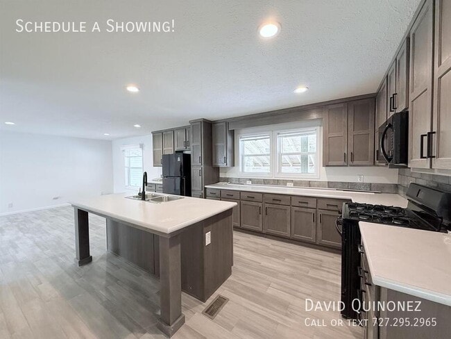 property at 6916 Country Ln