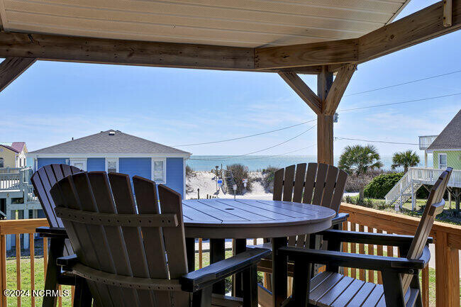 7205 10th Ave in North Topsail Beach, NC - Building Photo - Building Photo