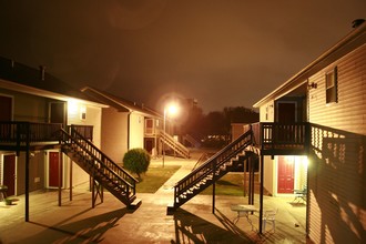 Smith and Royer Apartments in Macomb, IL - Foto de edificio - Building Photo