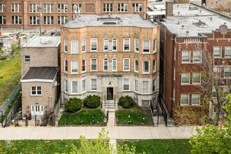 819-21 S Independence Blvd Chicago, IL 60624 in Chicago, IL - Foto de edificio - Building Photo
