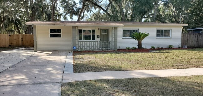 property at 1104 Sebago Ave N