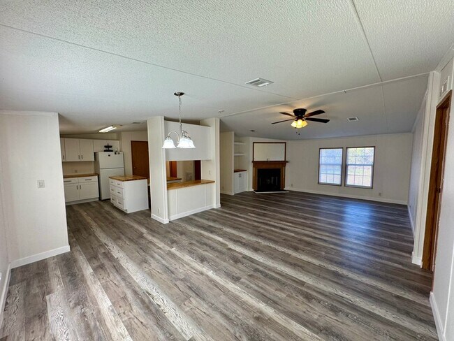 141 Bodie Lister Rd in Wewahitchka, FL - Building Photo - Building Photo