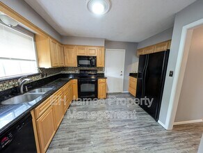 8220 S College Ave in Tulsa, OK - Building Photo - Building Photo