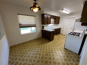 2521 E Westcott Ave in Visalia, CA - Building Photo - Building Photo