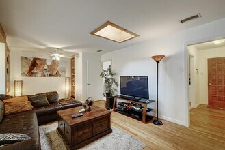 603 Zennia St in Austin, TX - Foto de edificio - Building Photo
