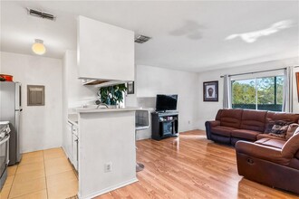 1400 Gandy Blvd N in St. Petersburg, FL - Building Photo - Building Photo