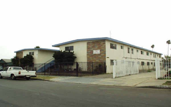 1302-1304 W 95th St in Los Angeles, CA - Building Photo