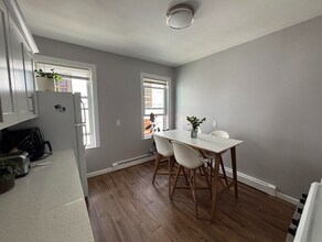 11 Houghton St, Unit 3 in Somerville, MA - Building Photo - Building Photo