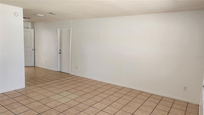 957 Wilmington Dr in Deltona, FL - Building Photo - Building Photo