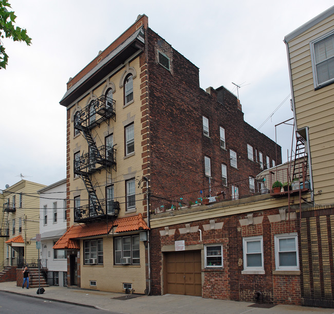 54 Monroe St in Newark, NJ - Foto de edificio - Building Photo