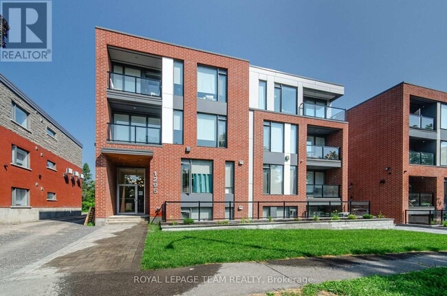 property at 1295 Summerville Ave
