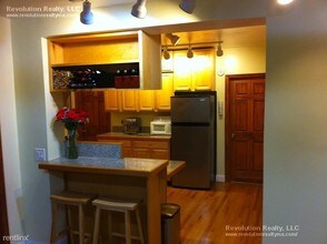5 Colliston Rd-Unit -Apt B in Boston, MA - Building Photo - Building Photo
