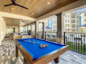 Bayfront On Sand Lake in Orlando, FL - Foto de edificio - Building Photo