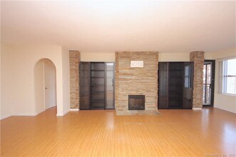 44 Strawberry Hill Ave in Stamford, CT - Building Photo - Building Photo