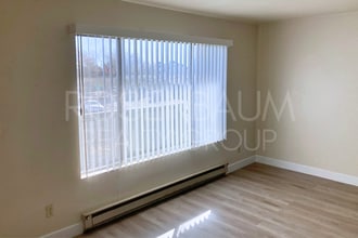 Charming 2-bedrooms, 1-bath upstairs apartment in the heart of Prescott Valley! in Prescott Valley, AZ - Building Photo - Building Photo