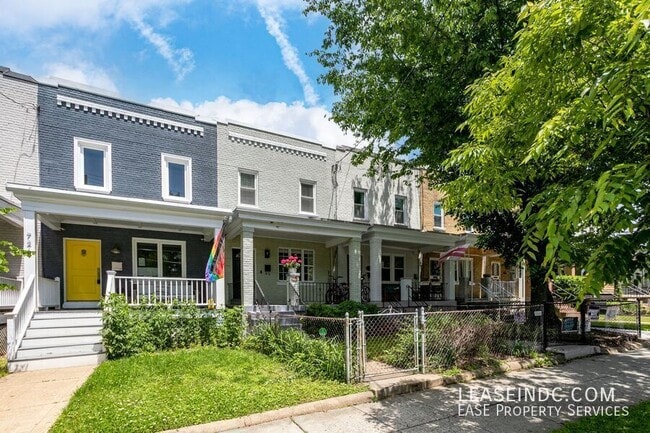 property at 719 Gallatin St NW