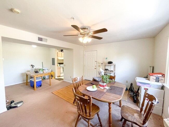 2360 SW Archer Rd in Gainesville, FL - Building Photo - Building Photo