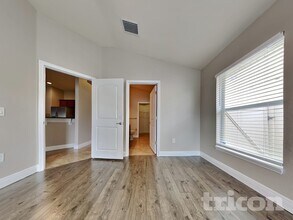 9637 Nathaniel Ln in Land O Lakes, FL - Foto de edificio - Building Photo