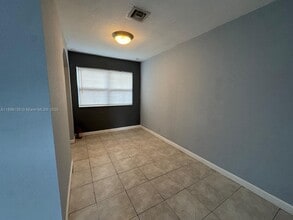 630 NE 15th Ct in Fort Lauderdale, FL - Building Photo - Building Photo