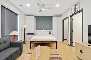 423 E Michigan St in Indianapolis, IN - Building Photo