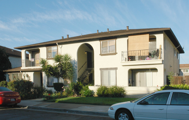 1105 Delna Manor Ln in San Jose, CA - Building Photo - Building Photo