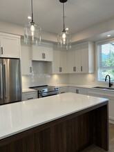 45500-45500 Campus Dr in Chilliwack, BC - Building Photo - Building Photo