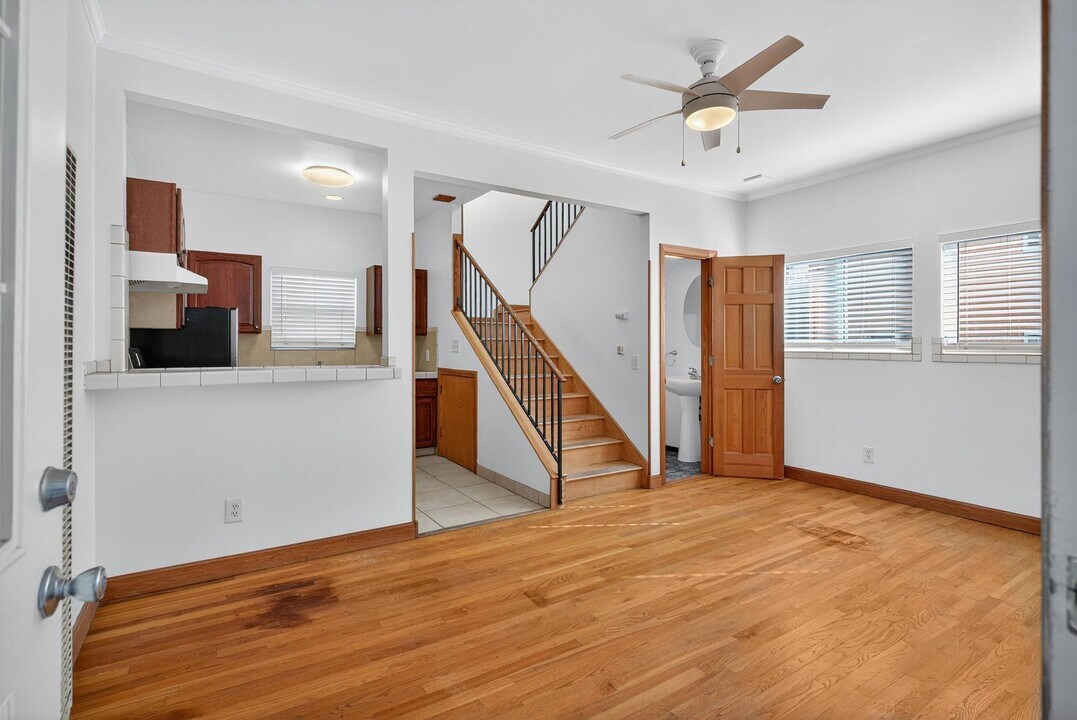 1912 2nd St in Long Beach, CA - Building Photo