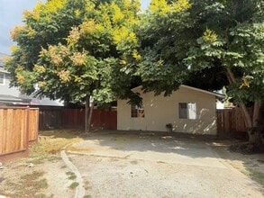 9 Line St in Hollister, CA - Building Photo - Building Photo
