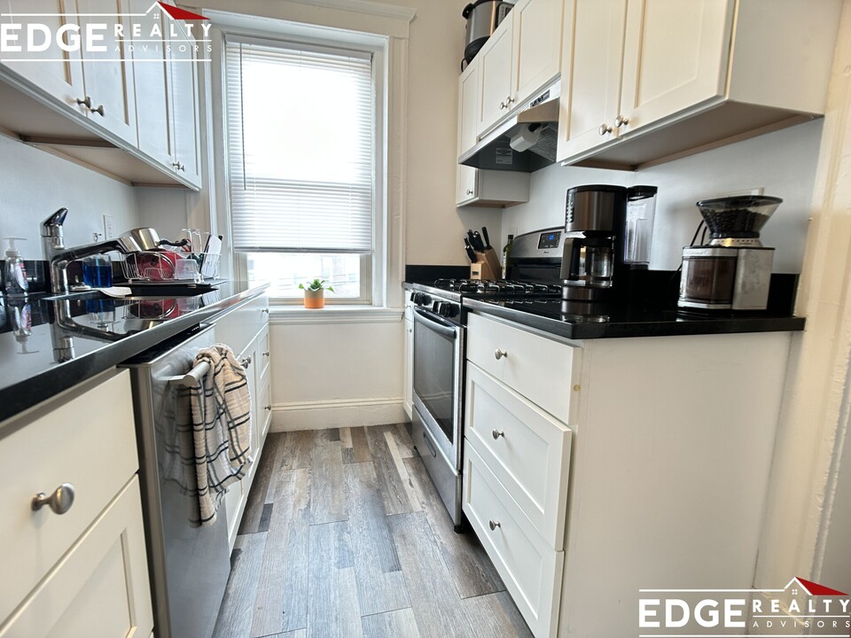 120 Brainerd Rd, Unit 15 in Allston, MA - Building Photo