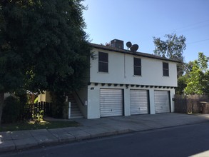 156 F St in Bakersfield, CA - Building Photo - Building Photo