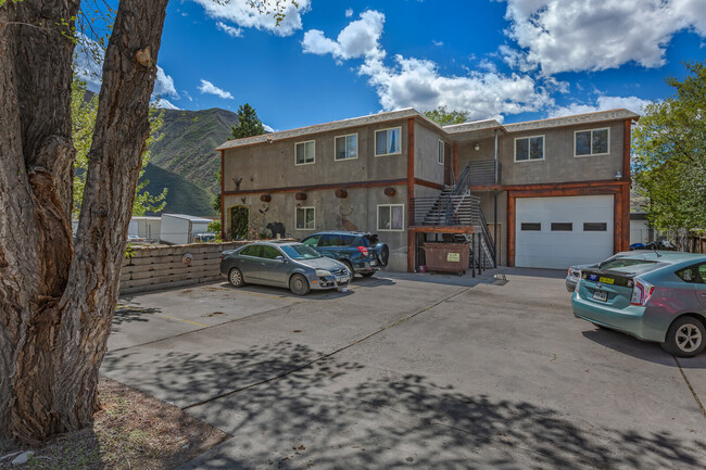 173 Mel Rey Rd in Glenwood Springs, CO - Building Photo - Building Photo