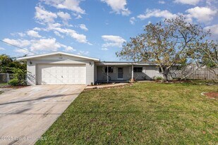 1740 S Harbor Dr in Merritt Island, FL - Building Photo