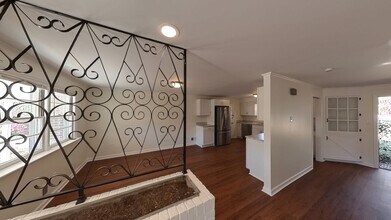 5719 Wrightsville Ave in Wilmington, NC - Building Photo - Building Photo