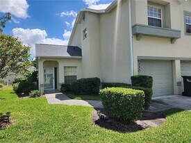 6330 Green Oaks Cir, Unit 6330 in Bradenton, FL - Building Photo