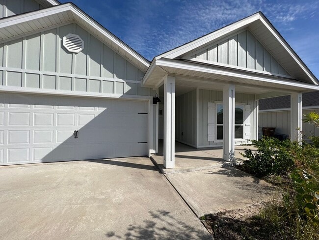 1600 Amaya Ln in Gulf Breeze, FL - Building Photo - Building Photo