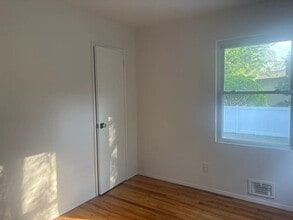 161 Fiddler Pl in West Islip, NY - Foto de edificio - Building Photo